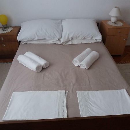 Apartman Nona Povljana Dış mekan fotoğraf