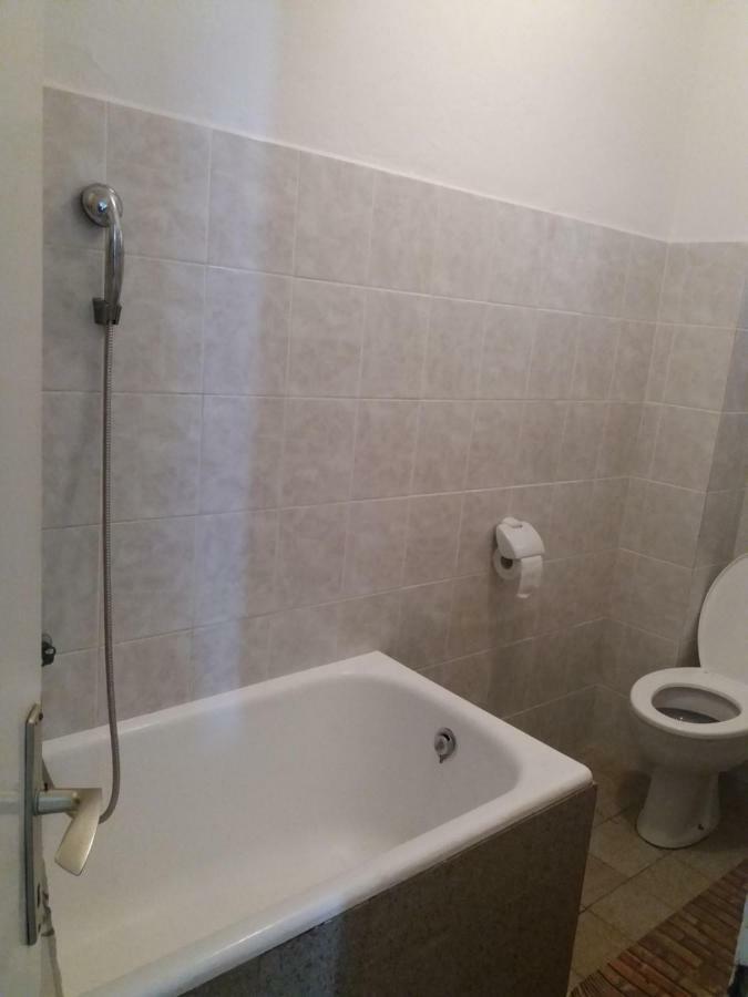Apartman Nona Povljana Dış mekan fotoğraf