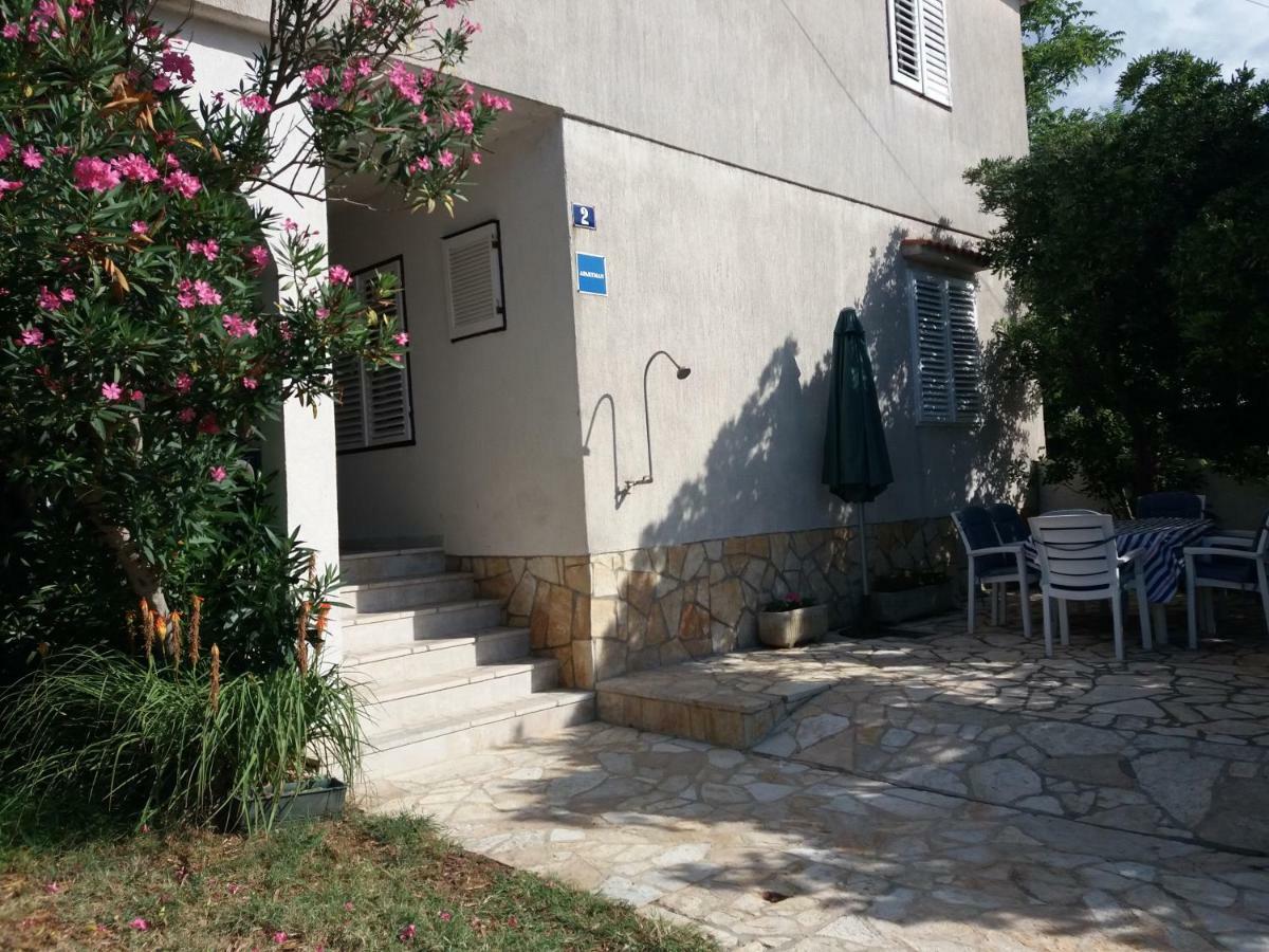 Apartman Nona Povljana Dış mekan fotoğraf