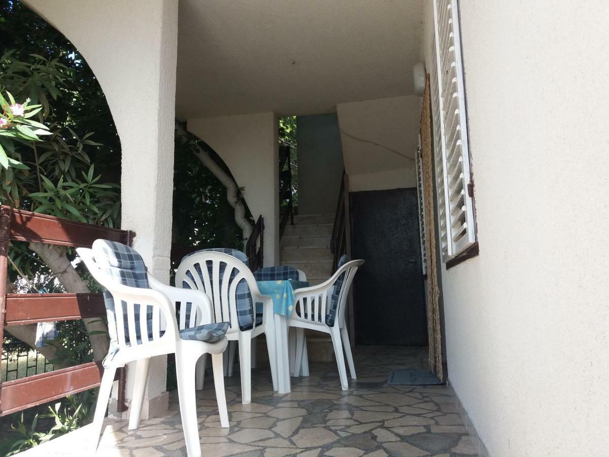 Apartman Nona Povljana Dış mekan fotoğraf