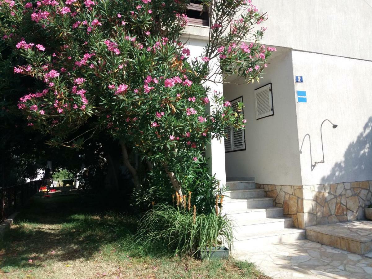 Apartman Nona Povljana Dış mekan fotoğraf
