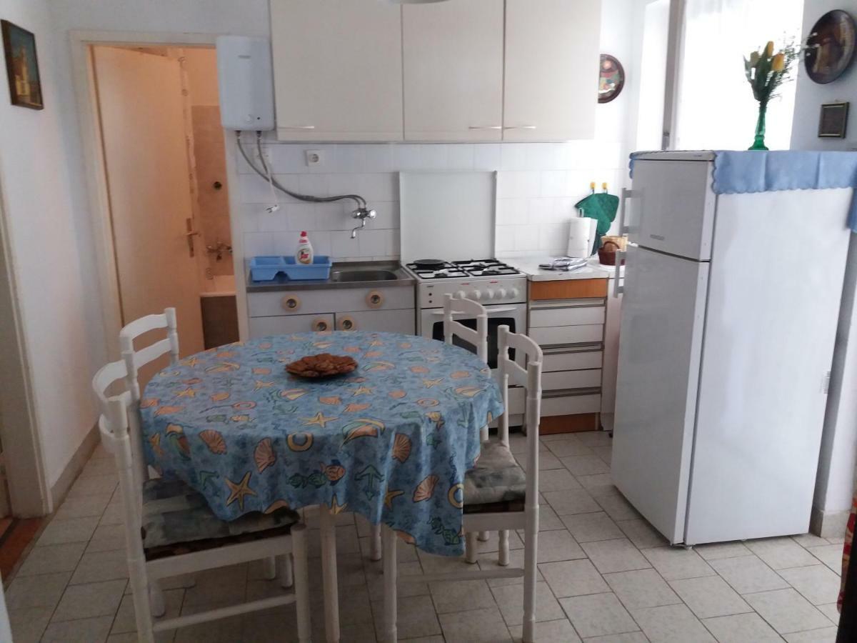 Apartman Nona Povljana Dış mekan fotoğraf